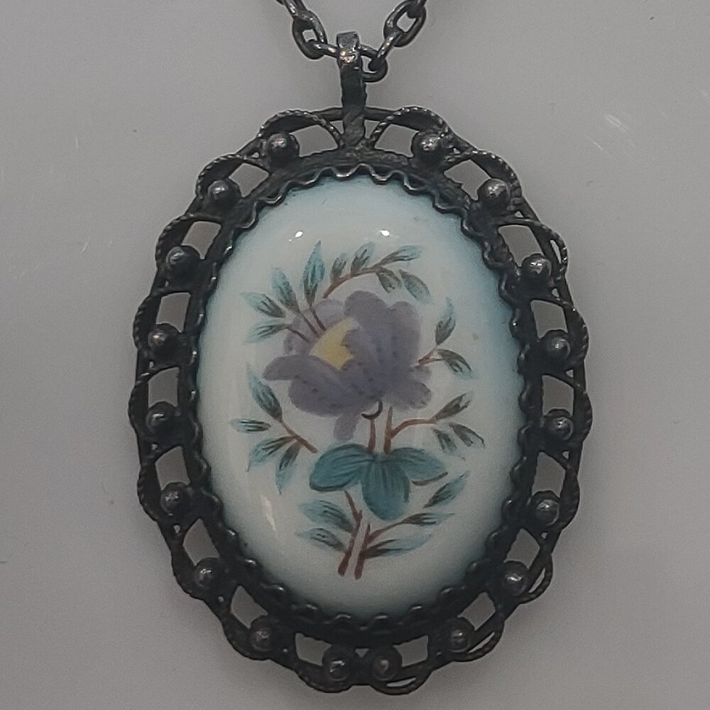Vintage Porcelain Hand Painted Pendant Necklace - Picture 4 of 6